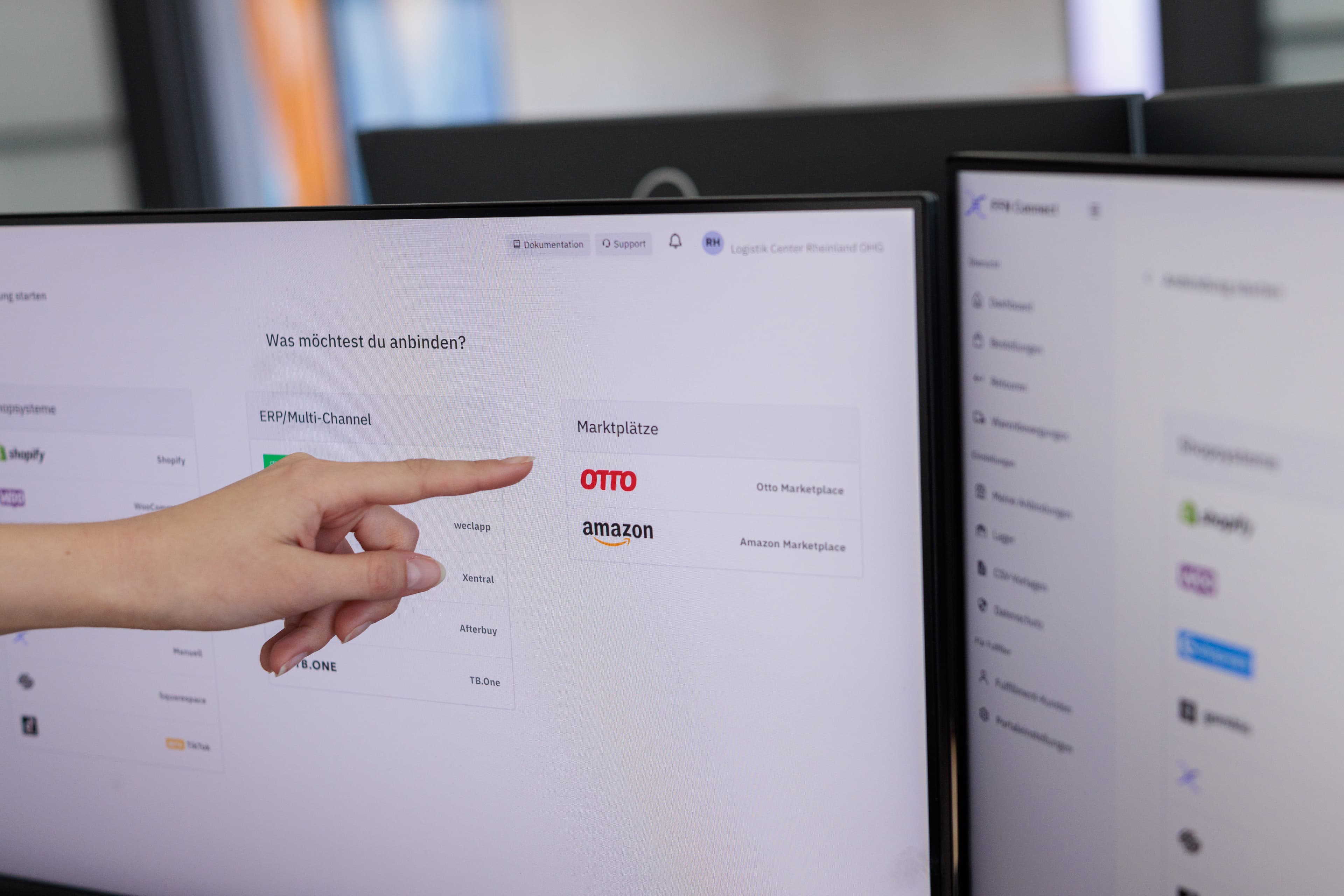 Multichannel E-Commerce